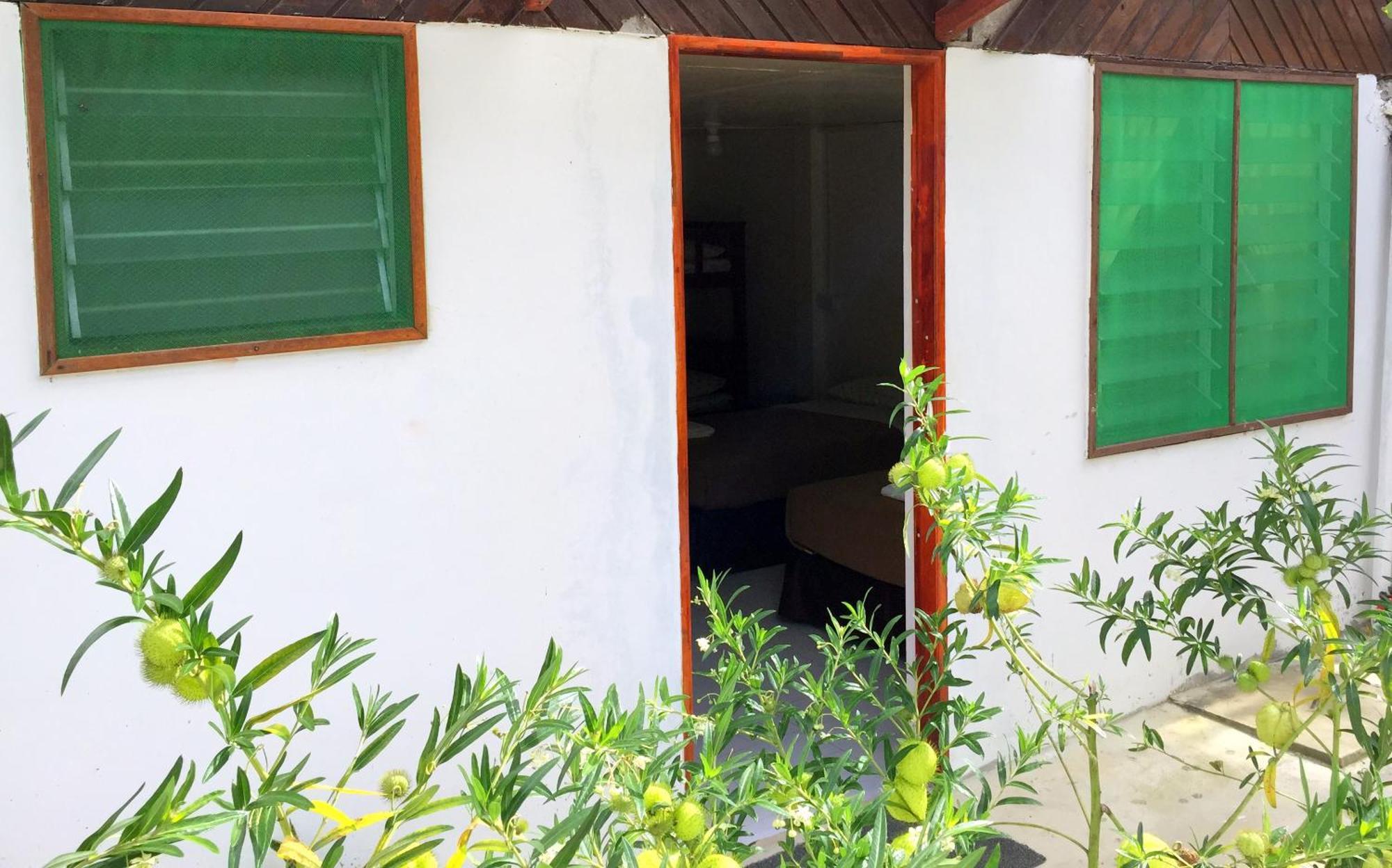 マイル 36 ロッジ Kampong Kundassan 部屋 写真