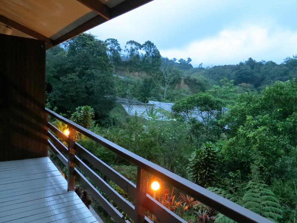 マイル 36 ロッジ Kampong Kundassan エクステリア 写真